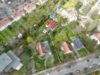 Bezugsfreies Einfamilienhaus mit weitläufigem Grundstück im familienfreundlichen Mariendorf - Luftaufnahme