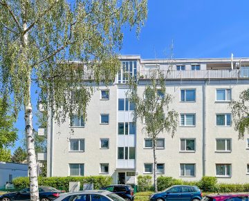 Vermietete Eigentumswohnung in ruhiger Wohnlage mit Sonnenbalkon und PKW-Stellplatz, 13593 Berlin, Etagenwohnung