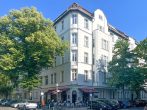 Im Herzen Charlottenburgs! Entkernte 3-Zimmer-Eigentumswohnung mit großem Potenzial am Ku’damm - Wohnhaus