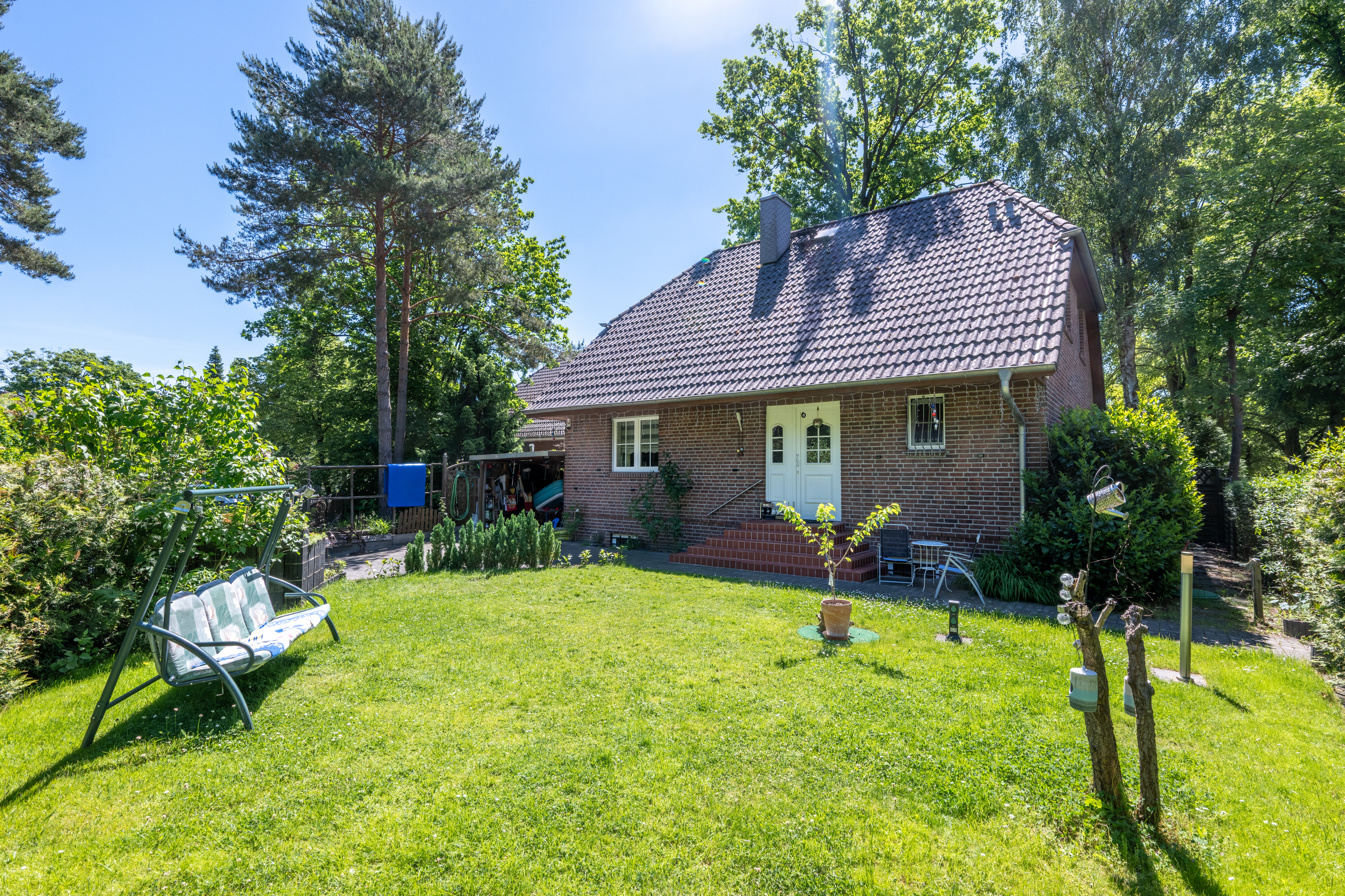 Eingangsbereich mit Garten