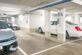 Stellplatz - Wohnen im begehrten Maximilians Quartier: Moderne 2-Zimmer Wohnung mit Balkon & TG-Stellplatz