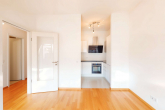 Küchennische - Wohnen im begehrten Maximilians Quartier: Moderne 2-Zimmer Wohnung mit Balkon & TG-Stellplatz