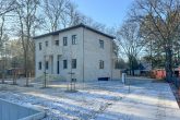Hochherrschaftliche Neubau-Stadtvilla mit Tiefgarage und Einliegerwohnung in Berlin-Wannsee - Villa