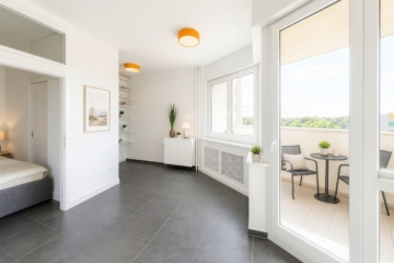 Direkte Ku’damm-Lage mit Halensee-Blick: Kernsaniertes Apartment mit Balkon in City-West, 14193 Berlin, Etagenwohnung