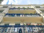 Bezugsfreie Eigentumswohnung mit Balkon in der Nähe des Viktoriaparks! - Wohnhaus
