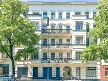 Bezugsfreie Eigentumswohnung mit Balkon in der Nähe des Viktoriaparks!, 10965 Berlin, Etagenwohnung