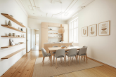 Einrichtungsbeispiel Wohnküche - Wohnen in der Belle Étage mit Blick auf den Landwehrkanal: Großzügige 4-Zimmer Wohnung mit Balkon