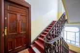 Treppenhaus - Wohnen in der Belle Étage mit Blick auf den Landwehrkanal: Großzügige 4-Zimmer Wohnung mit Balkon