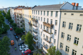 Wohngebäude - Mitten im begehrten Graefekiez! Großzügige 4,5-Zimmer Altbauwohnung mit Balkon und Fahrstuhl