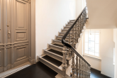 Treppenhaus - Mitten im begehrten Graefekiez! Großzügige 4,5-Zimmer Altbauwohnung mit Balkon und Fahrstuhl