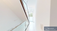Treppe von der unteren Ebene  und zum Dach - Büro/Praxis in Berlin