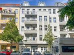 Vermietete 2-Zimmer-Altbauwohnung mit Balkon im beliebten Samariterviertel - Wohngebäude