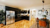 Einrichtungsbeispiel Einbauküche - Loftartige 2-Zimmer Wohnung mit 2 Loggien und 2 PKW-Stellplätzen in Neukölln