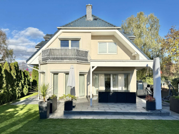 Exklusive und geräumige Villa mit modernem Komfort: Leben in Berlin-Marienfelde, 12277 Berlin, Villa