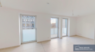 Wohnzimmer mit Balkon - Dachgeschosswohnung in Berlin