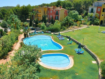 Gemütliche Doppelhaushälfte: Wohnen in einer gepflegten Anlage mit Swimmingpools in Santa Ponsa,  Santa Ponsa (Spanien), Wohnung