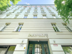 Kernsanierte 5-Zimmer-Wohnung mit Balkon in historischem Altbau! - Wohnhaus