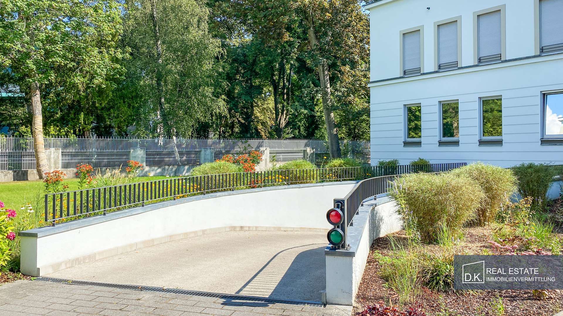 Tiefgarageneinfahrt