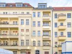 Reserviert! 3-Zimmer-Altbauwohnung mit Balkon nahe des Schlossparks! - Wohngebäude