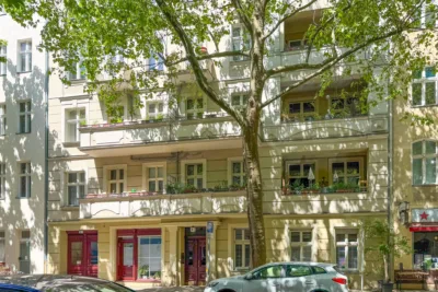 Charaktervoller Altbau, hochwertige Sanierung und urbanes Wohnen im Barbarossakiez, 10781 Berlin, Erdgeschosswohnung