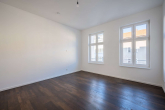 Schlafzimmer 2 zur Niebuhrstraße - Großzügige 5-Zimmer-Wohnung mit Balkon – stilvolles Wohngefühl in der City West nahe Kurfürstendamm
