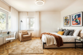 Einrichtungsbeispiel Schlafzimmer - Mehrgenerationen-Traum: Zweifamilienhaus nahe Baumschulenweg mit Entwicklungsbedarf und Potenzial!