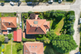 Luftansicht Grundstück - Mehrgenerationen-Traum: Zweifamilienhaus nahe Baumschulenweg mit Entwicklungsbedarf und Potenzial!