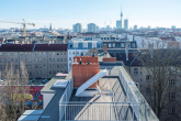 Dachterrasse Luftaufnahme - Rooftop-Terrasse und Fernsehturmblick: 4,5 Zimmer Dachgeschosswohnung im Winsviertel Prenzlauer Berg
