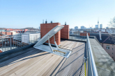 Dachterrasse - Rooftop-Terrasse und Fernsehturmblick: 4,5 Zimmer Dachgeschosswohnung im Winsviertel Prenzlauer Berg