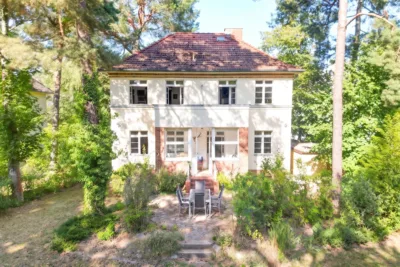 Charmantes Einfamilienhaus in Grunewald: 6 Zimmer, großer Garten und Garage direkt am Roseneck, 14193 Berlin, Einfamilienhaus