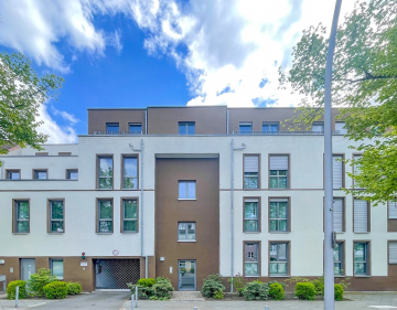 Familienfreundliches Zuhause: 5-Zimmer-Eigentumswohnung mit Balkon & Tiefgaragenstellplatz, 12277 Berlin, Etagenwohnung