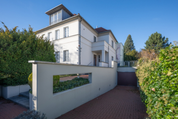 Dahlem Prestige Ensemble:Historische Altbauvilla mit modernem Erweiterungsbau und großzügigem Garten, 14195 Berlin, Villa