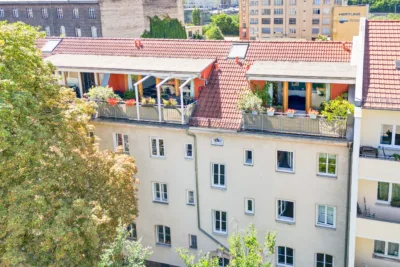 Vermietet: Helle Dachgeschosswohnung mit 3 Zimmern und 2 Terrassen am Schlosspark Charlottenburg, 14059 Berlin, Dachgeschosswohnung