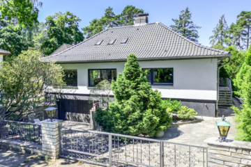 Familientraum mit Pool & Garten in Konradshöhe: Großzügiges Einfamilienhaus auf 350 m² Wohnfläche, 13505 Berlin, Einfamilienhaus