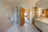 Badezimmer - Exklusive Villenlage Nikolassee – Charaktervolles Einfamilienhaus mit Gartenidylle für die Familie