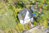 Luftaufnahme Grundstück - Exklusive Villenlage Nikolassee – Charaktervolles Einfamilienhaus mit Gartenidylle für die Familie