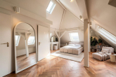 Einrichtungsbeispiel Masterbedroom - Exklusive Villenlage Nikolassee – Charaktervolles Einfamilienhaus mit Gartenidylle für die Familie