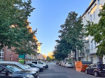 Zentral gelegenes Apartment in Kiezlage mit Balkon und Tiefgaragenstellplatz in Prenzlauer Berg, 10409 Berlin, Etagenwohnung