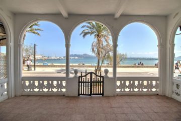 Anwesen mit Panoramablick auf das Meer im begehrten Passeig Saralegui, 07470 Port de Pollença (Spanien), Villa