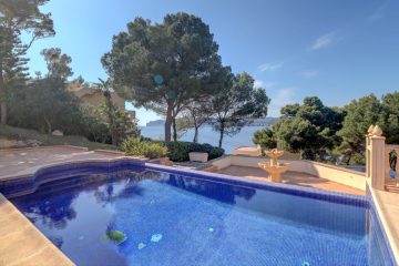 Stilvolles Anwesen mit großzügigem Raumangebot, Pool und klassischer Architektur in Santa Ponsa, 07180 Calvià (Spanien), Villa