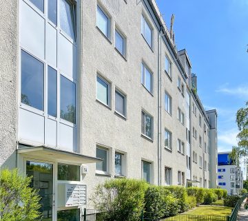 Vermietete Eigentumswohnung in ruhiger Wohnlage mit Sonnenbalkon und PKW-Stellplatz, 13593 Berlin, Etagenwohnung